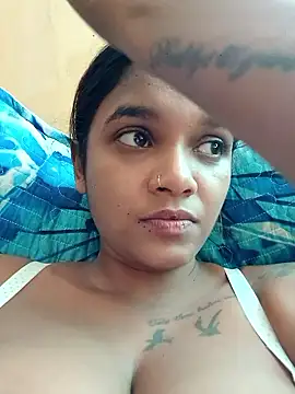 Indianqueen03 online show from January 14, 2026, 2:44 pm