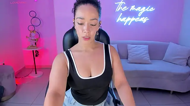 AlessaRomero online show from February 5, 2025, 7:42 pm