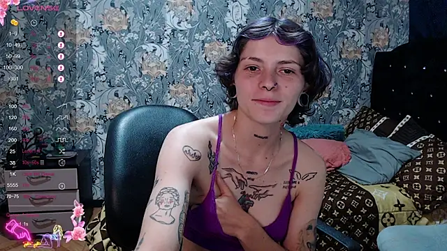 pretty cristal69 online show from April 21, 2026, 2:51 am