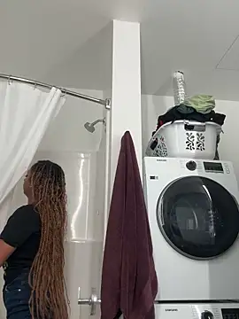 Your Paris online show from October 20, 2025, 2:39 pm