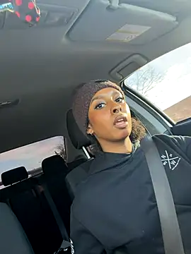 Your Paris online show from December 20, 2025, 7:32 pm