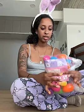 Your Paris online show from April 3, 2026, 7:56 pm