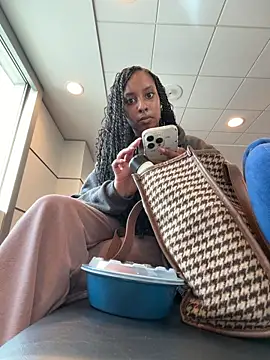 Your Paris online show from April 11, 2026, 12:31 pm