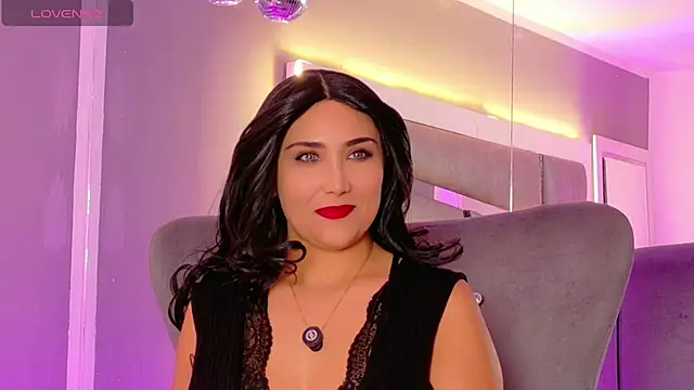 Evangeline Taylorr online show from November 28, 2025, 8:44 pm