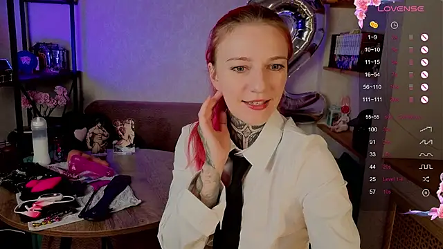 Roxy      online show from October 19, 2025, 9:15 pm