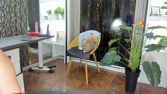 MissEscarleth online show from February 25, 2025, 2:47 am