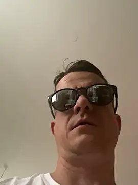 deskriptive online show from July 27, 2026, 4:58 pm