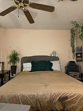 Snapshot of magicalc00ch chatting on December 23, 2024, 12:14 am magicalc00ch online show from December 23, 2024, 12:14 am