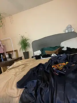 Snapshot of magicalc00ch chatting on December 23, 2024, 6:33 am magicalc00ch online show from December 23, 2024, 6:33 am