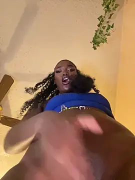 Snapshot of magicalc00ch chatting on February 9, 2025, 12:49 am magicalc00ch online show from February 9, 2025, 12:49 am