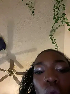 Snapshot of magicalc00ch chatting on February 12, 2025, 6:08 am magicalc00ch online show from February 12, 2025, 6:08 am