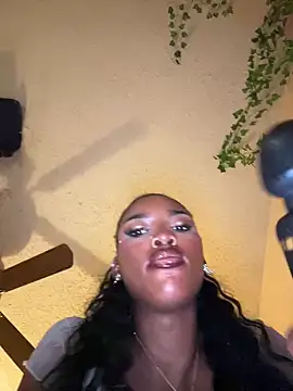 Snapshot of magicalc00ch chatting on February 22, 2025, 12:49 am magicalc00ch online show from February 22, 2025, 12:49 am