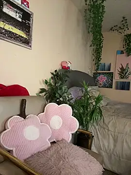 Snapshot of magicalc00ch chatting on March 12, 2025, 12:42 am magicalc00ch online show from March 12, 2025, 12:42 am