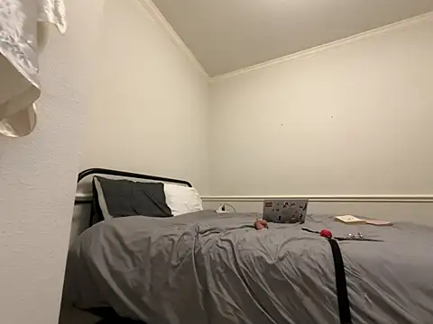 Snapshot of magicalc00ch chatting on April 13, 2026, 9:09 pm magicalc00ch online show from April 13, 2026, 9:09 pm