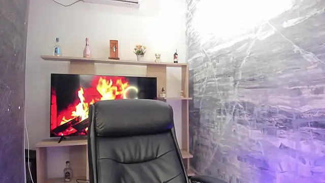 IsabelleFoxx  online show from December 24, 2024, 5:05 am