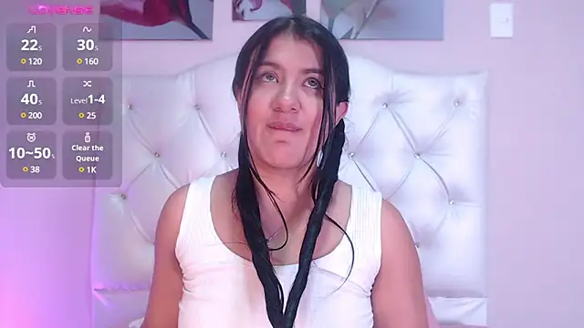 scarlet fostt  online show from January 5, 2025, 6:24 pm