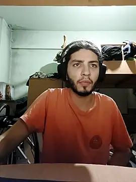 Snapshot of kleineid77 chatting on October 29, 2025, 10:00 pm kleineid77 online show from October 29, 2025, 10:00 pm