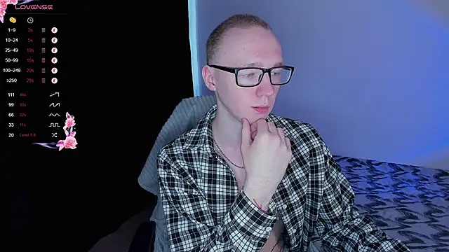 Snapshot of Alex_silents chatting on February 6, 2026, 11:35 am Alex silents online show from February 6, 2026, 11:35 am