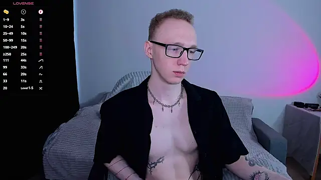 Snapshot of Alex_silents chatting on June 9, 2026, 3:23 pm Alex silents online show from June 9, 2026, 3:23 pm