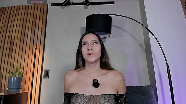 honeyhot69   online show from September 18, 2025, 11:34 am