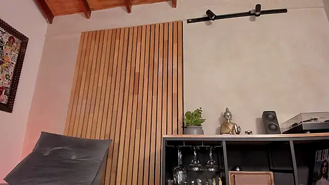 honeyhot69   online show from March 8, 2026, 12:09 pm