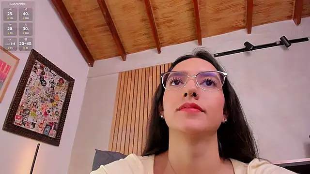 honeyhot69   online show from April 23, 2026, 11:20 am