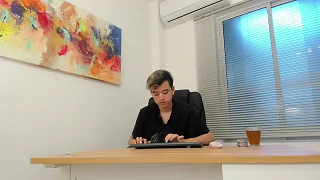 bunny maxi online show from March 6, 2025, 3:35 pm