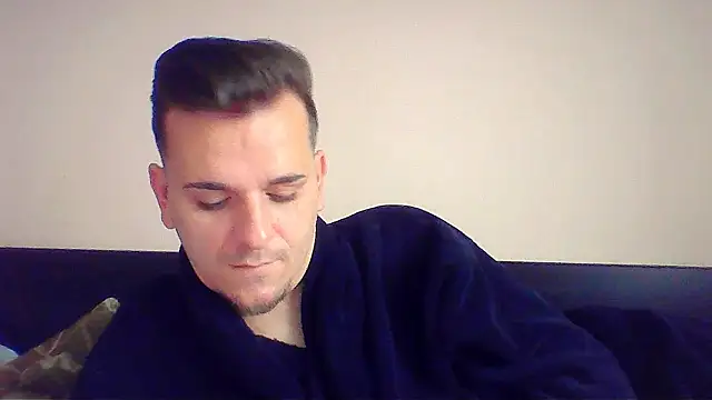 Huge cock22cm online show from December 4, 2025, 9:29 am