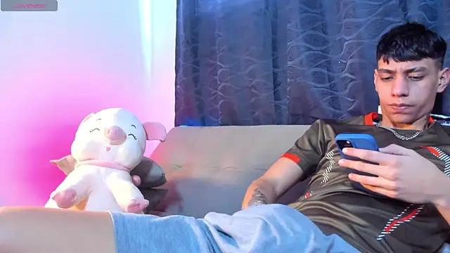 Josep Davies online show from January 4, 2025, 10:13 pm