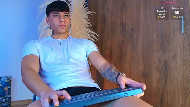 Josep Davies online show from November 2, 2025, 7:27 pm