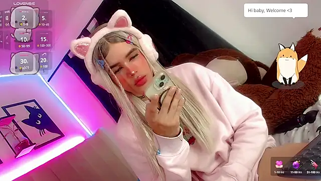 ladytslatina online show from March 4, 2025, 1:17 pm