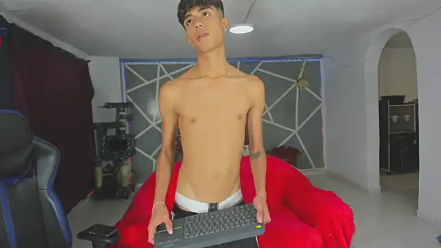 oliverhot2005 online show from January 29, 2025, 4:26 am