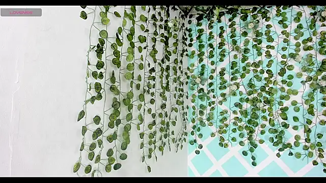 oliverhot2005 online show from November 18, 2025, 2:21 pm