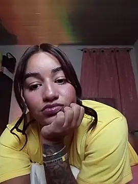 Snapshot of Little_Gaby_ chatting on July 10, 2026, 6:17 am Little Gaby online show from July 10, 2026, 6:17 am