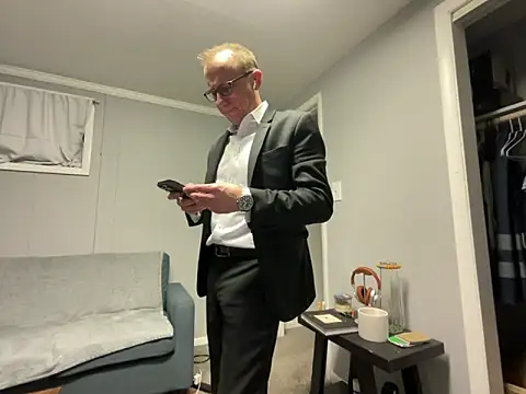 mouser21212 online show from January 3, 2025, 9:04 am