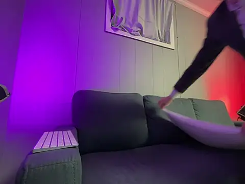 mouser21212 online show from January 24, 2025, 7:19 am