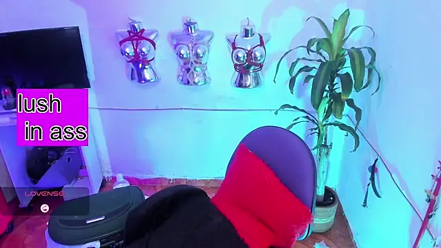 LucyStrike  online show from June 6, 2026, 12:16 am