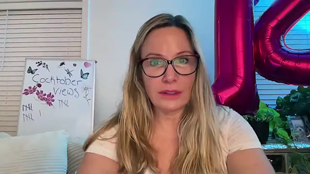 Milf Goddess online show from October 14, 2025, 4:46 am