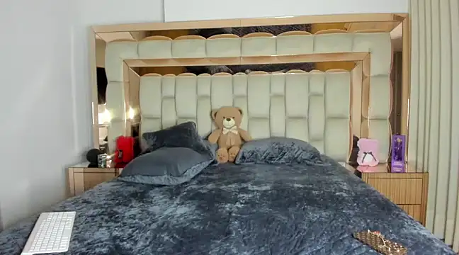 candy-sam28 online show from February 17, 2025, 11:09 pm