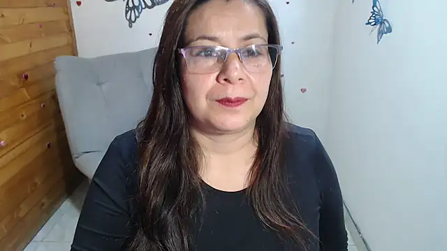 lilisa777 online show from July 21, 2026, 9:50 pm
