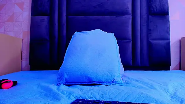 hot dione online show from October 27, 2025, 7:18 pm