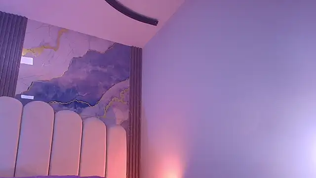 hot dione online show from April 20, 2026, 7:15 pm