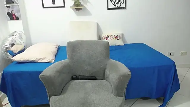 renata salinas 1 online show from February 22, 2025, 9:48 pm