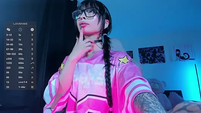 satanbabee online show from April 22, 2026, 11:06 pm