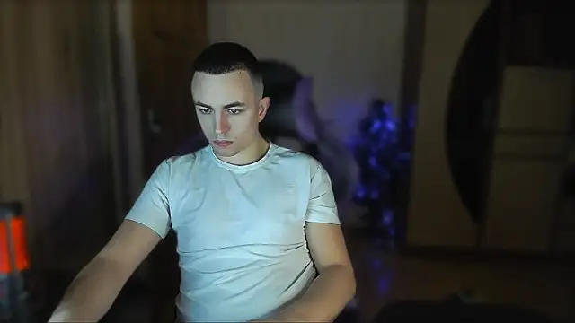 bigmark033 online show from December 3, 2024, 3:55 pm