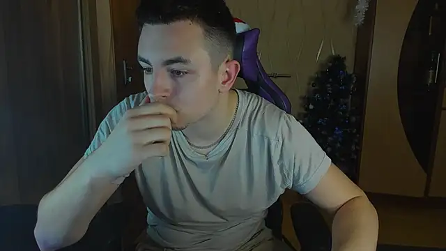 bigmark033 online show from January 10, 2025, 1:41 pm