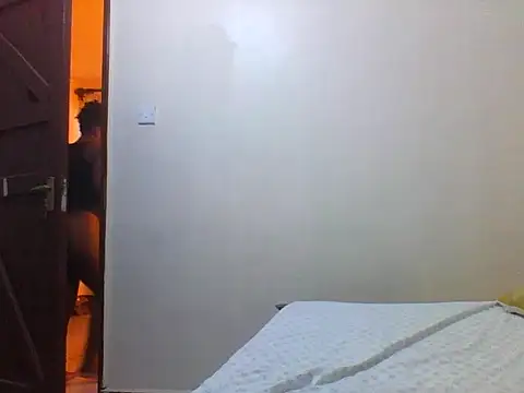 Snapshot of princess-cutie12 chatting on September 21, 2025, 7:10 am princess-cutie12 online show from September 21, 2025, 7:10 am