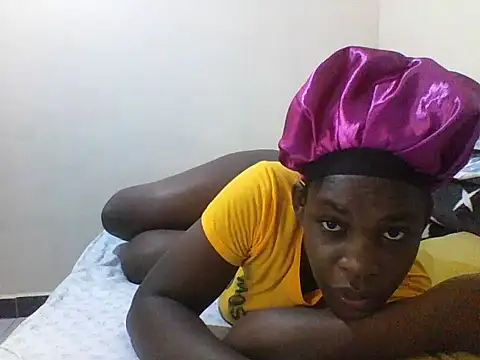 Snapshot of princess-cutie12 chatting on October 6, 2025, 5:38 am princess-cutie12 online show from October 6, 2025, 5:38 am