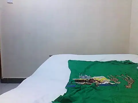 Snapshot of princess-cutie12 chatting on October 24, 2025, 1:40 pm princess-cutie12 online show from October 24, 2025, 1:40 pm