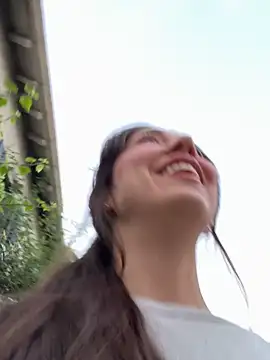 emiliasommer online show from September 28, 2025, 5:18 pm